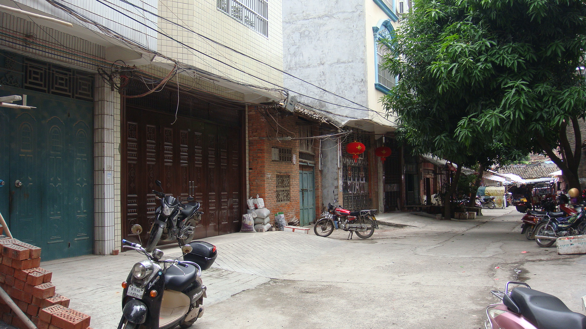 田东古榕街弟二小学隔壁老宅地